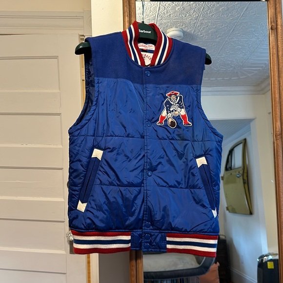 Mitchell & Ness New England Patriots Throwback Vest - Picture 1 of 2